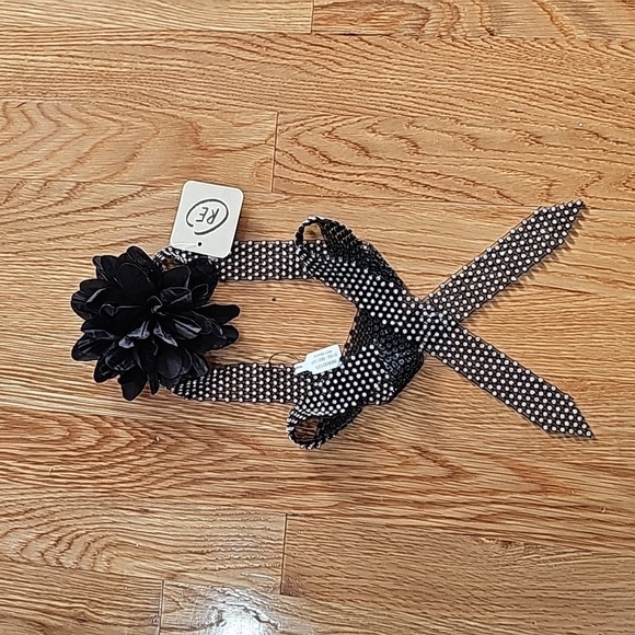 NWT Free People Royce Flower Choker with Crystal Rhinestones Black Center Flower - Picture 6 of 10